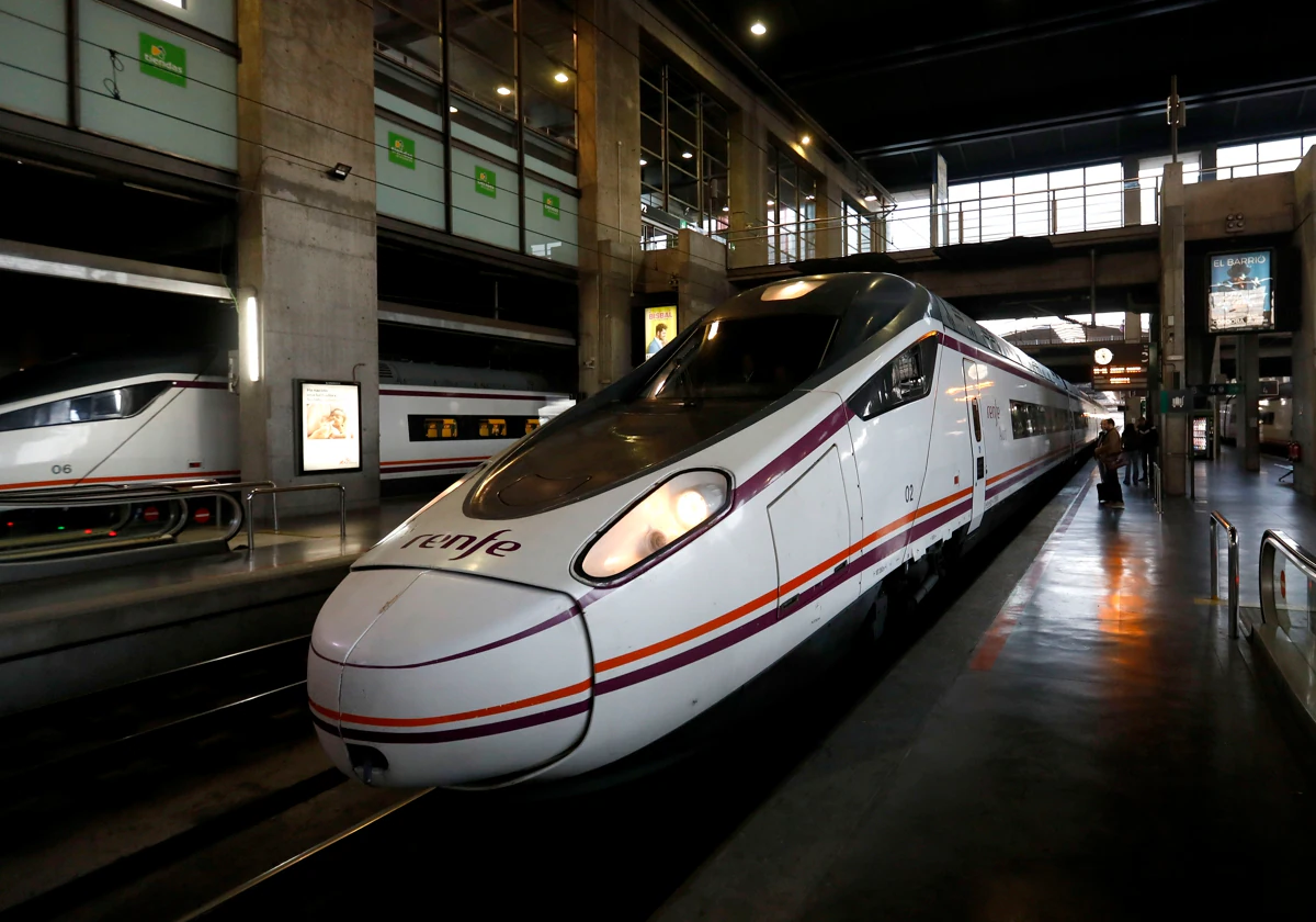 Un tren Avant en la estación de Córdoba