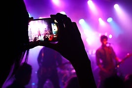 Obligan a una empresa del País Vasco a readmitir o indemnizar a un trabajador despedido por actuar en un concierto estando de baja