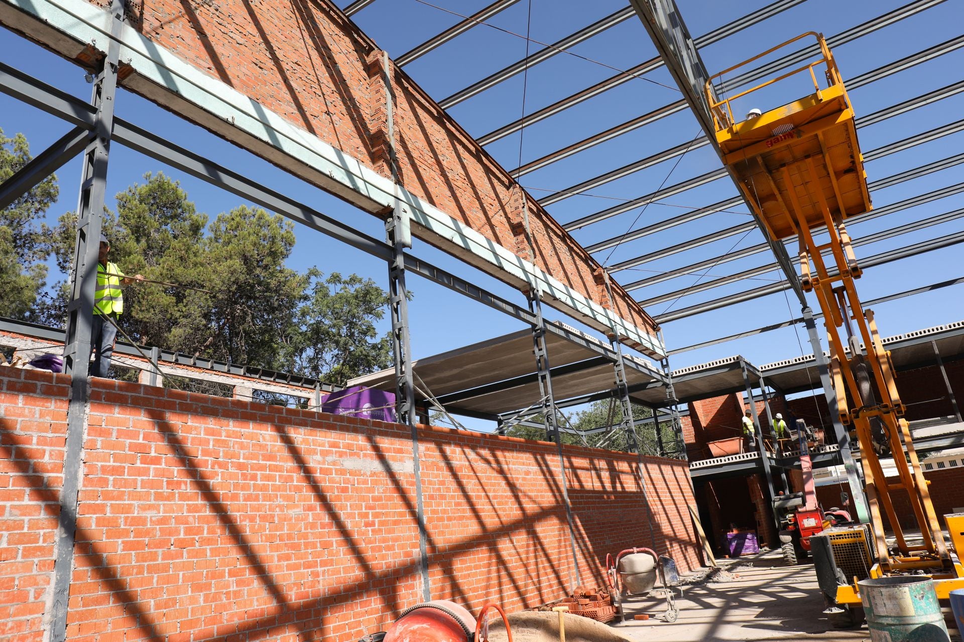 Avanzan las obras del pabellón de la Escuela de Gimnasia, que terminarán el 30 de septiembre