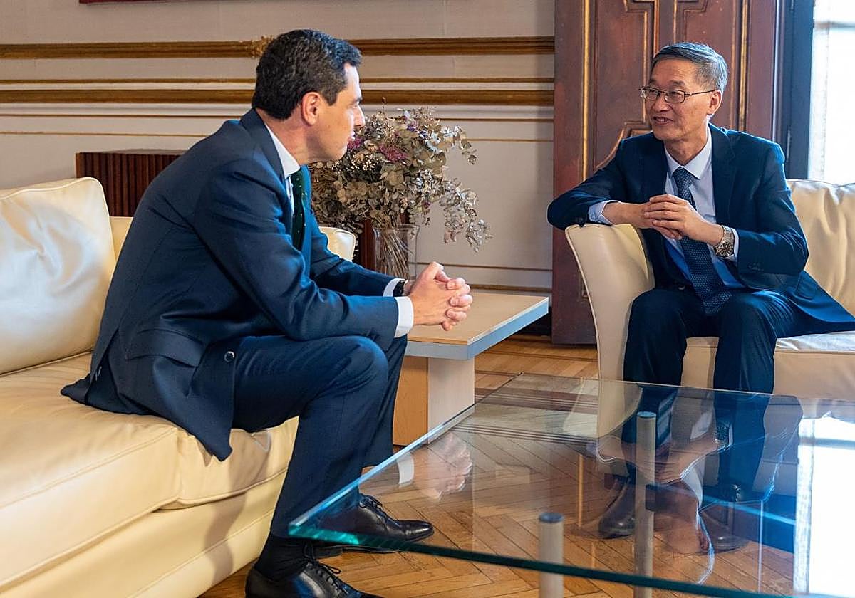 El presidente andaluz y el embajador de China en España,, el pasado mes de mayo