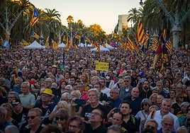 Máxima tensión en el regreso de Puigdemont: los actos del bloque independentista y de Vox, separados por 700 metros