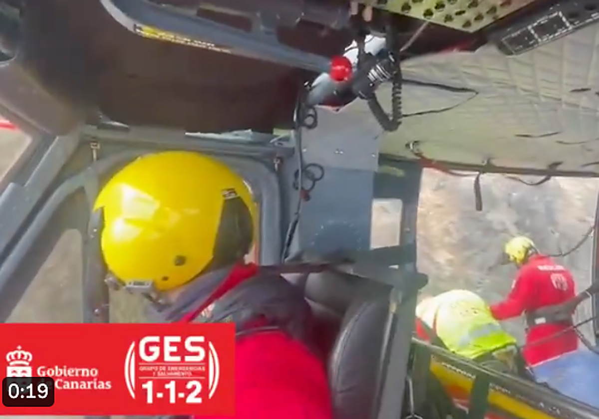 Rescatadores peinan la zona desde el aire