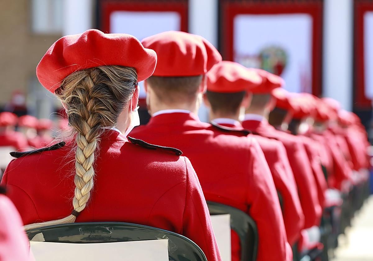 Agentes de la Policía vasca en una reuniónImagen archivo