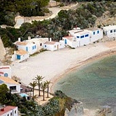 La cala de Alicante más popular que parece un escenario de las islas griegas
