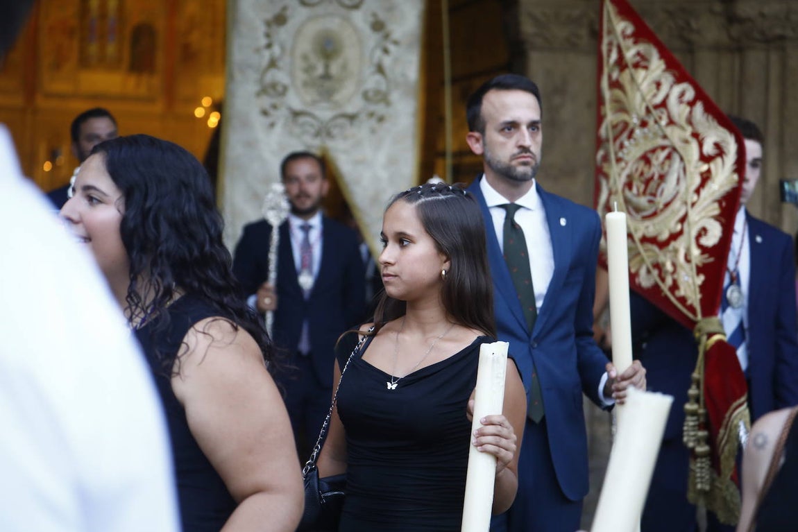 Fotos: La elegante procesión de San Lorenzo por las calles de su barrio en Córdoba