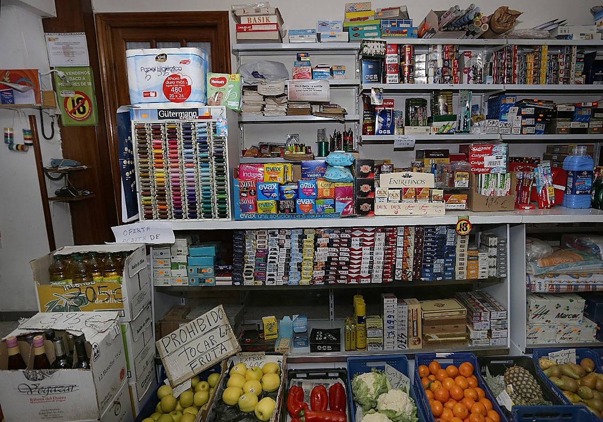 Tienda 'el Desengaño' de Amusco (Palencia), donde se vende de todo