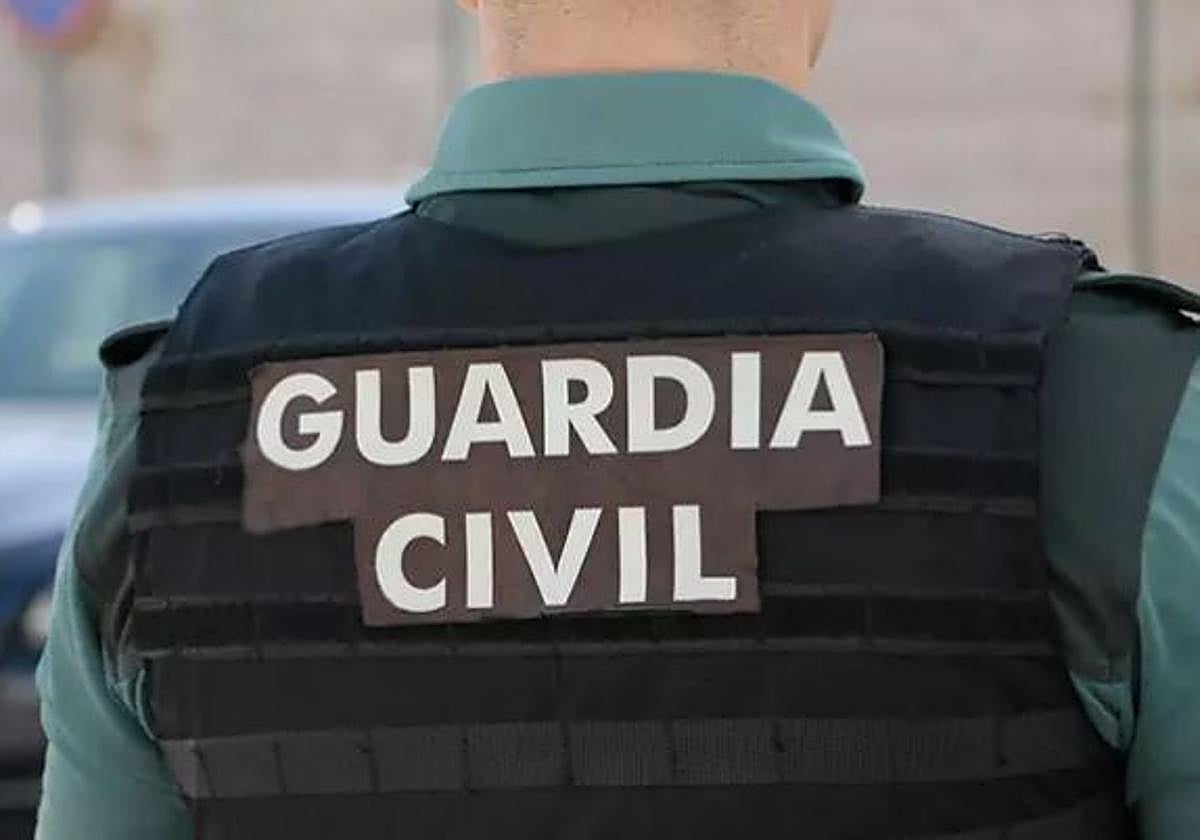Un guardia civil, de espaldas, en una imagen de archivo