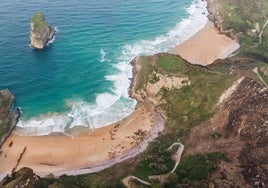 Las playas divididas de Asturias dónde se forma un fenómeno natural único en España: un géiser marino