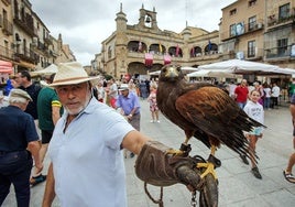 Ciudad Rodrigo (Salamanca) se echa a la calle para celebrar un nuevo Martes Mayor