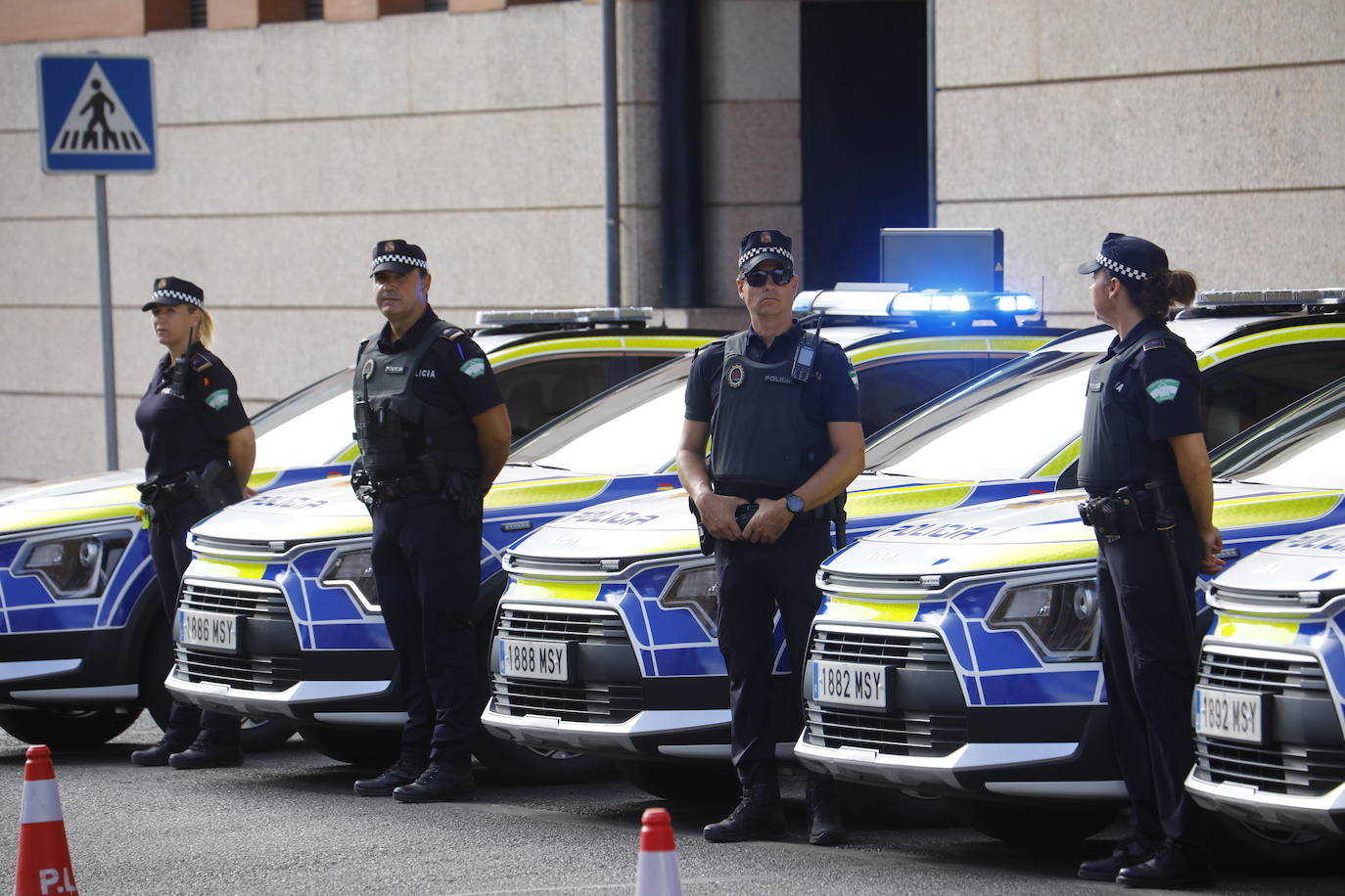 Fotos: la presentación de los flamantes coches de la Policía Local de Córdoba