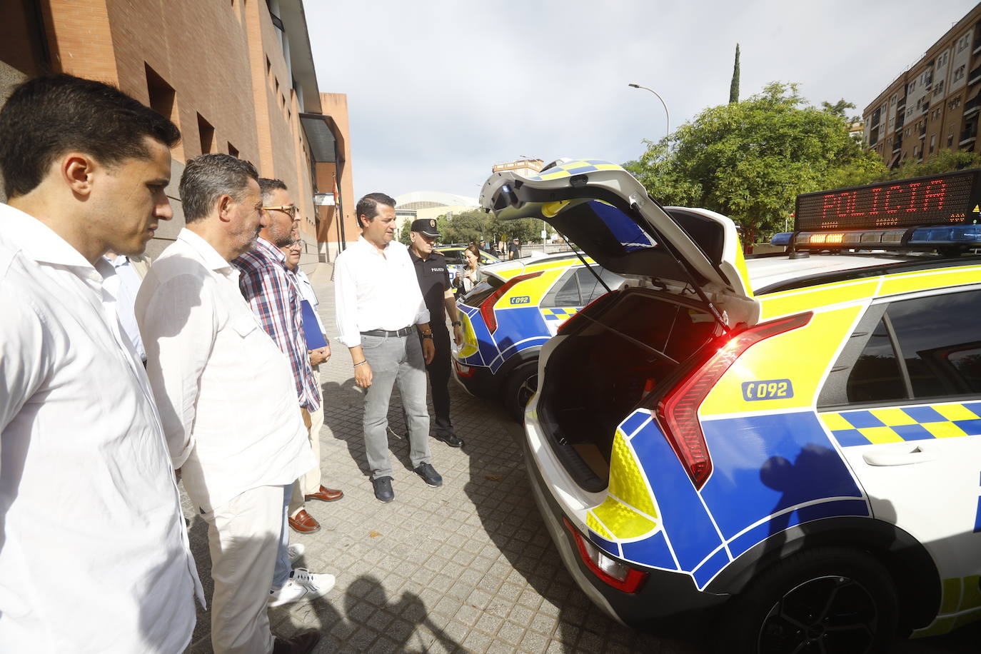 Fotos: la presentación de los flamantes coches de la Policía Local de Córdoba