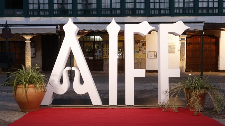 Logo del festival en la Plaza Mayor de Almagro