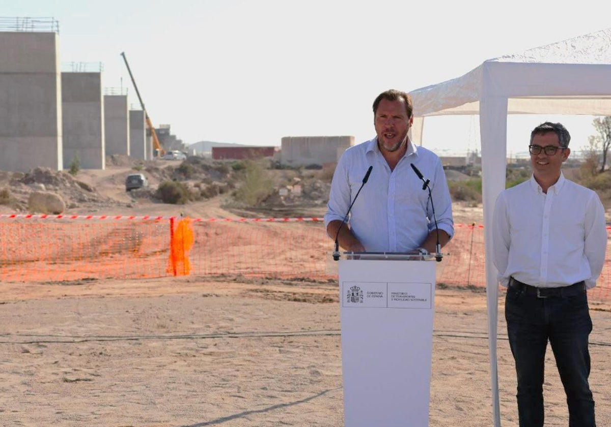 Los ministros Óscar Puente y Félix Bolaños durante su comparecencia en Almería