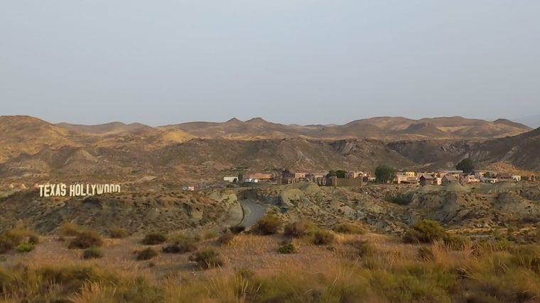 Vista del poblado del oeste Fort Bravo Texas Hollywood