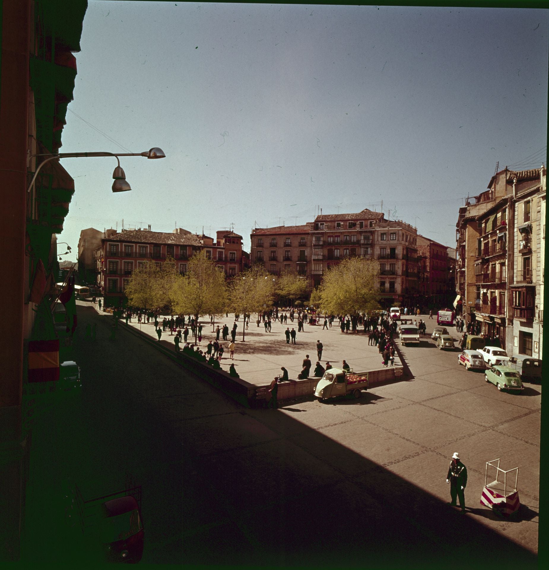 El polémico pretil de la plaza