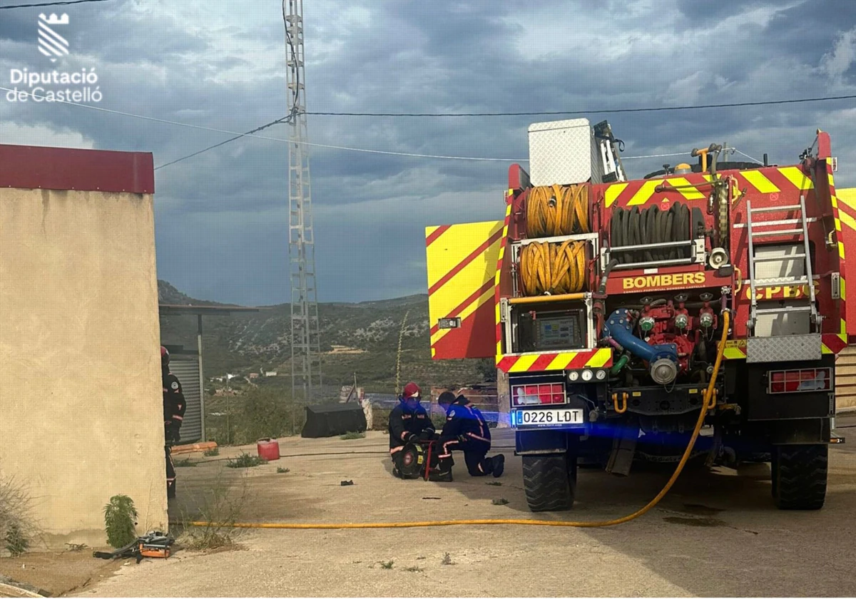 Efectivos de los Bomberos del Consorcio de Castellón, durante una emergencia