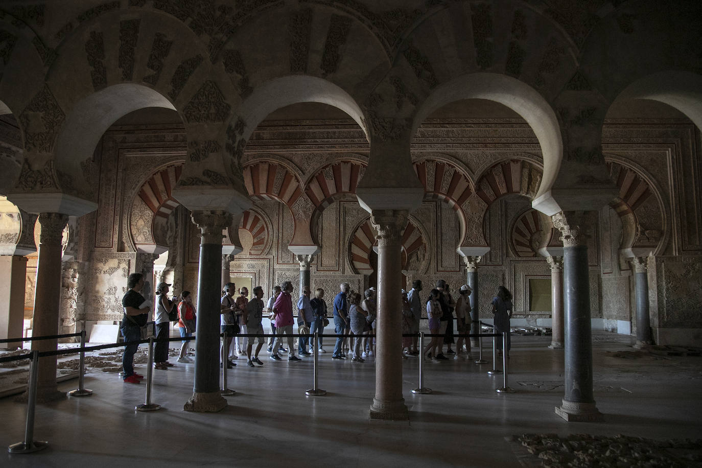 Fotos: la visita al imponente Salón Rico de Medina Azahara