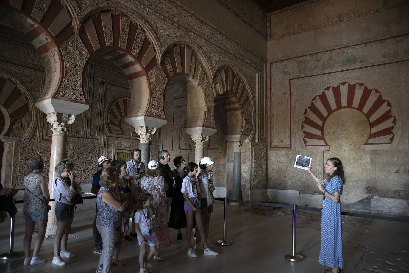 Fotos: la visita al imponente Salón Rico de Medina Azahara