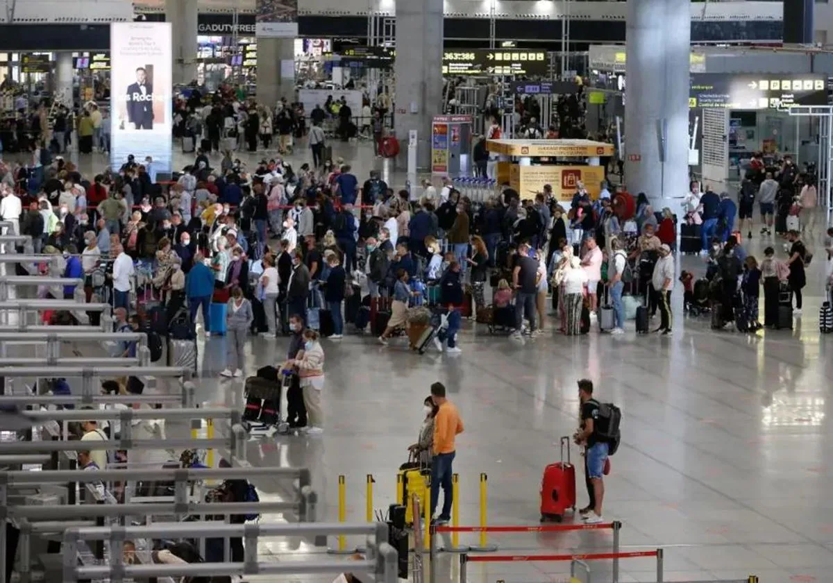 Viajeros en el Aeropuerto de Málaga