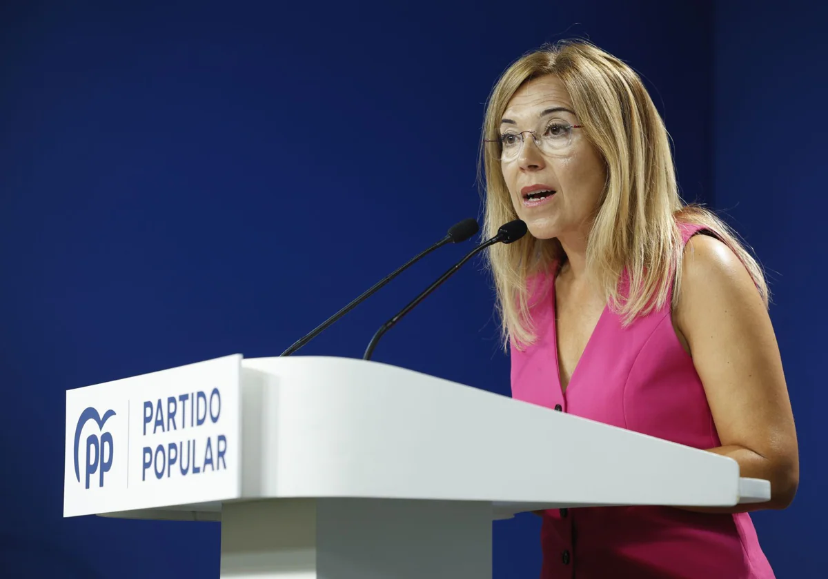 La vicesecretaria del PP Ana Alós en rueda de prensa en Génova