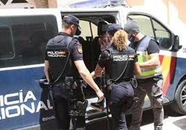 Hieren a un policía fuera de servicio en el entorno de la Mezquita-Catedral de Córdoba