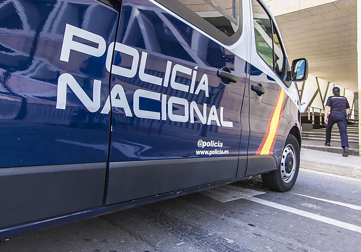 Detenido por golpear un vehículo policial cuando huía tras ser sorprendido haciendo derrapes