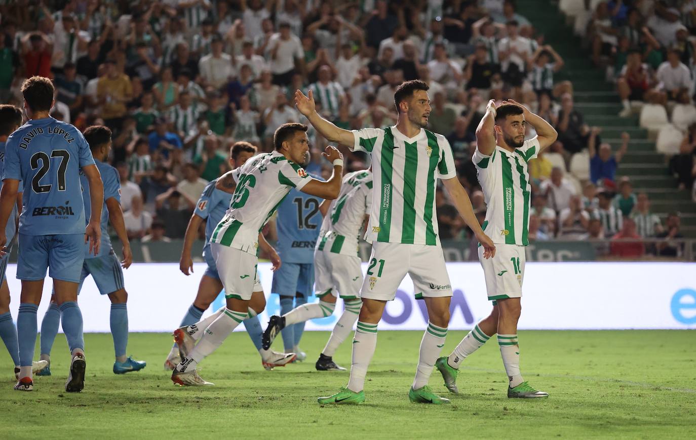 Fotos: El emocionante empate del Córdoba CF ante el Burgos en El Arcángel