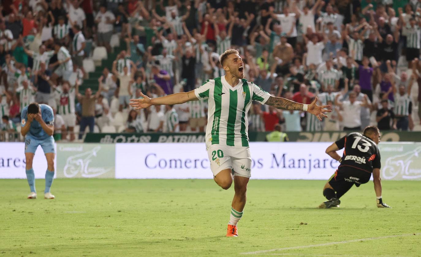 Fotos: El emocionante empate del Córdoba CF ante el Burgos en El Arcángel