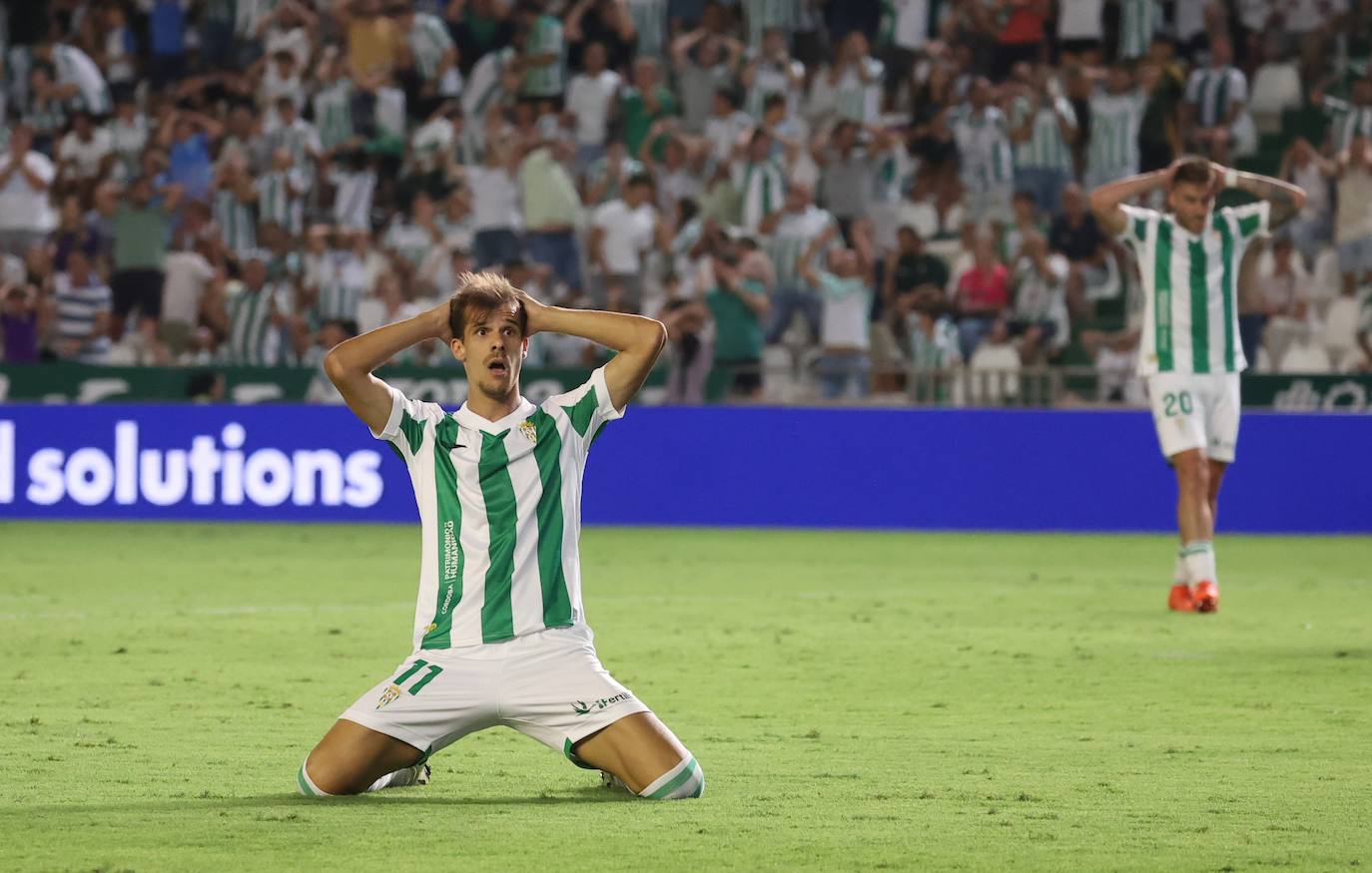 Fotos: El emocionante empate del Córdoba CF ante el Burgos en El Arcángel