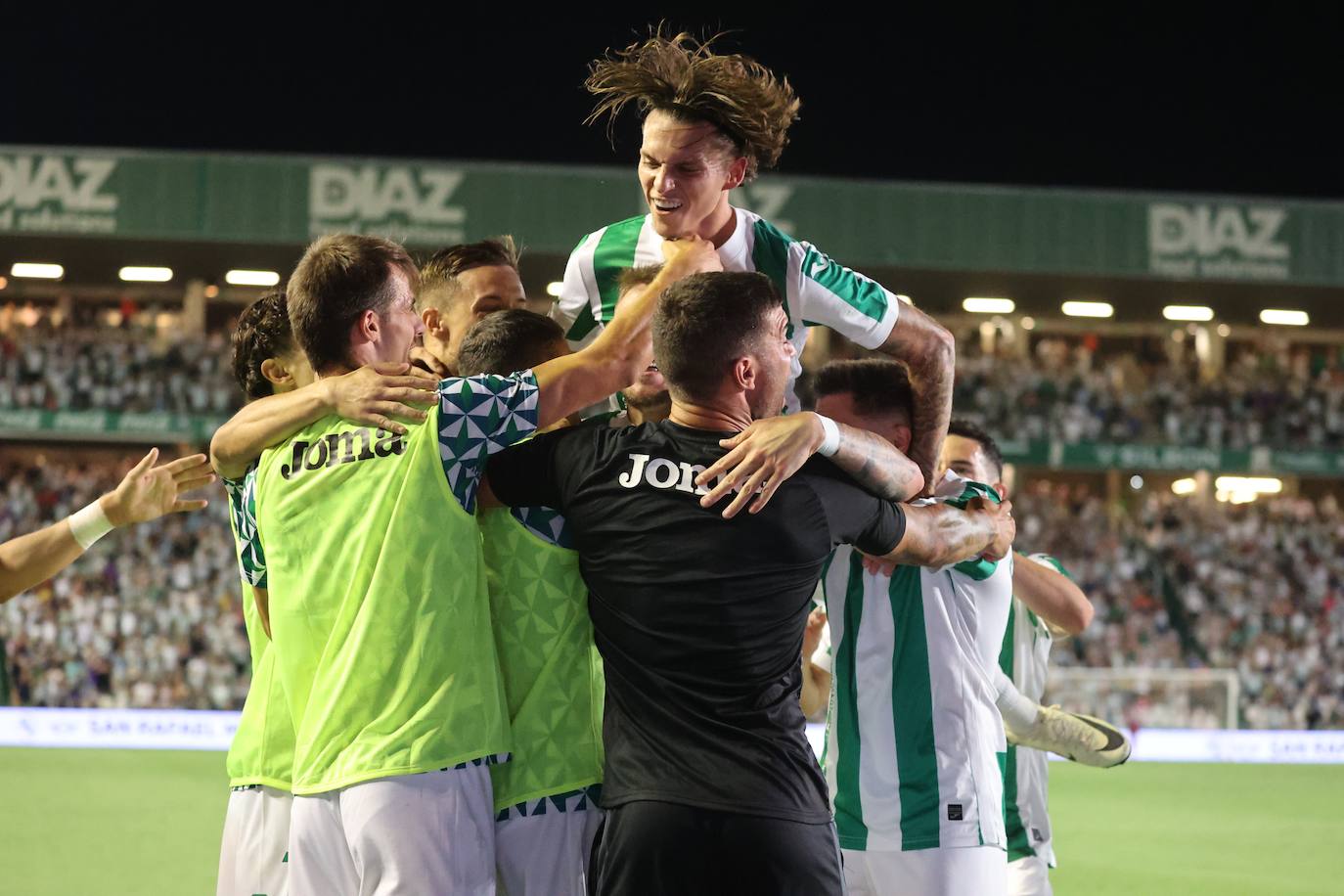 Fotos: El emocionante empate del Córdoba CF ante el Burgos en El Arcángel