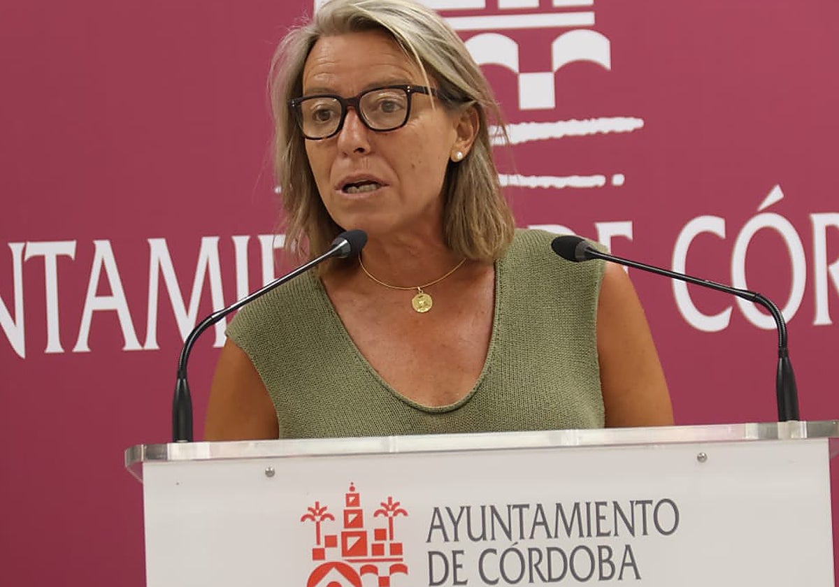 Isabel Albás en el acto realizado este mañana en la Diputación de Córdoba
