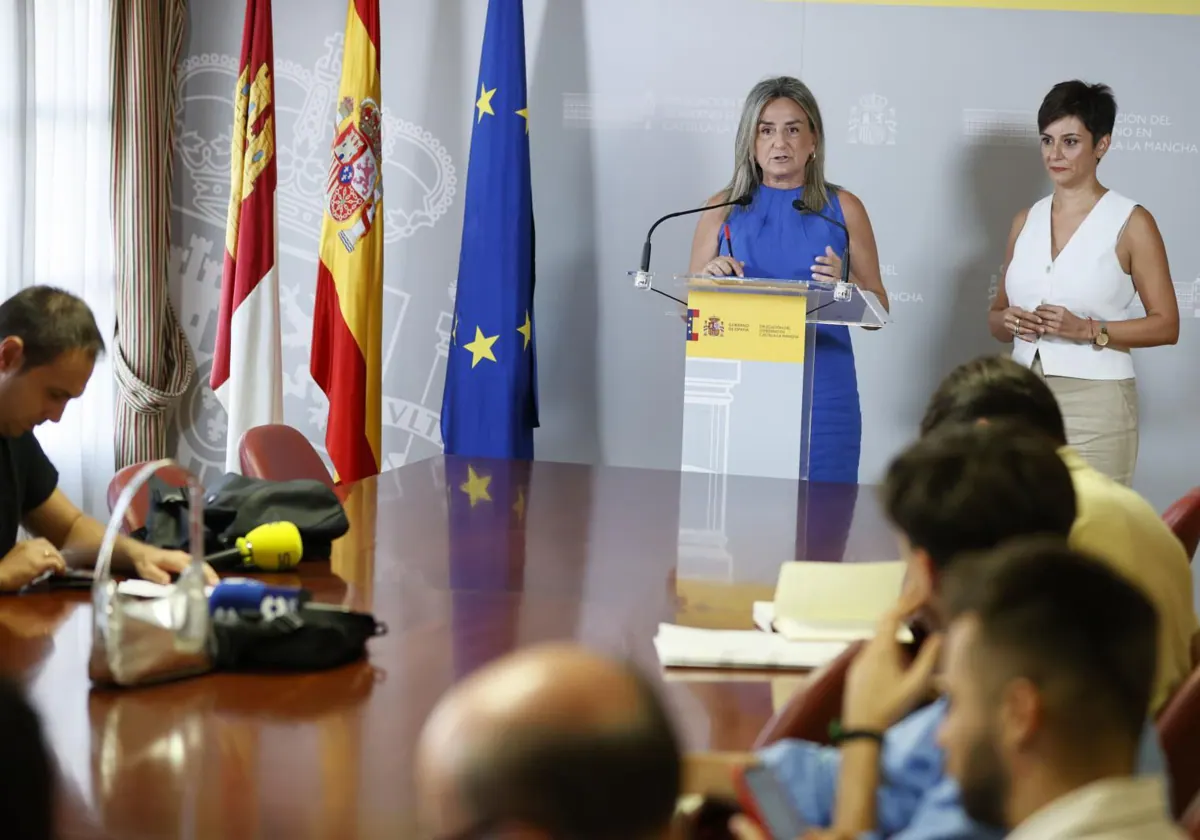 La Delegada del Gobierno de España en Castilla-La Mancha, Milagros Tolón junto a Isabel Rodríguez, ministra de Vivienda y Agenda Urbana