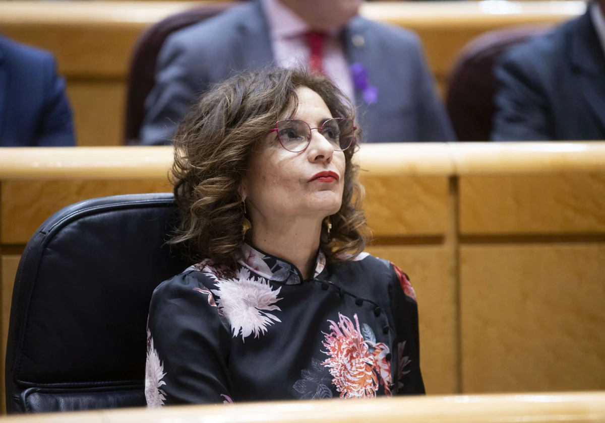 La vicepresidenta del Gobierno y ministra de Hacienda, María Jesús Montero, en el Senado