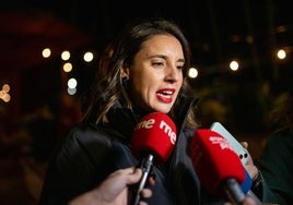 Irene Montero exige una «rectificación» al ayuntamiento canario que le acusó de pintar piedras protegidas