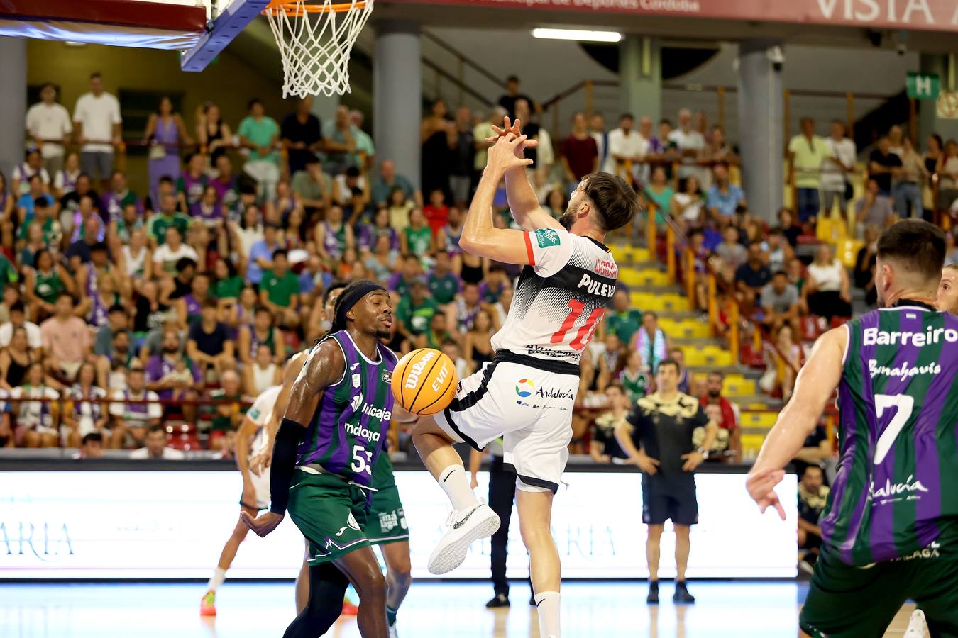 El vibrante duelo de la Copa Andalucía entre Unicaja Málaga y Covirán Granada, en imágenes
