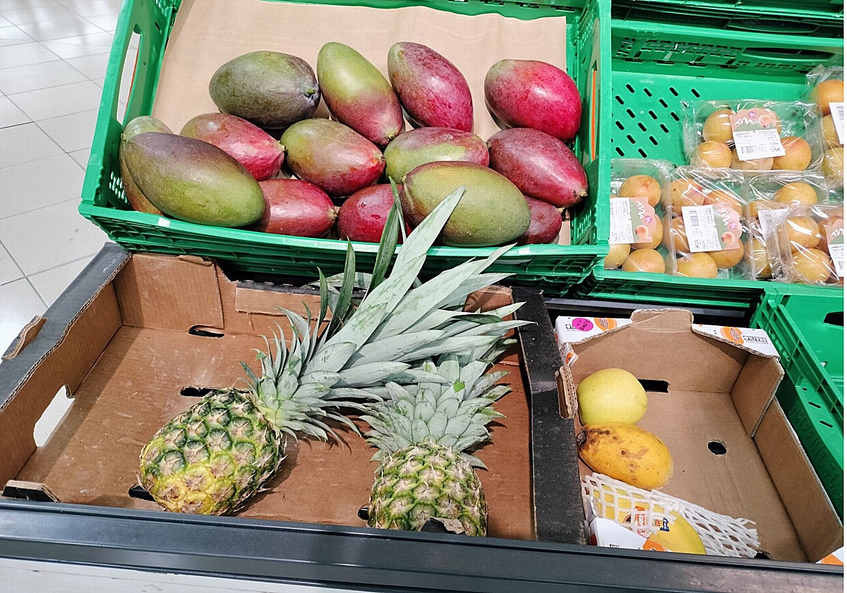 Imagen de unas piñas en los lineales de Mercadona