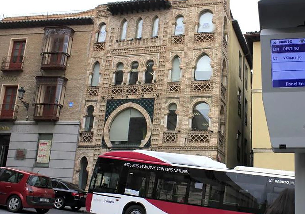 Esta zona de Toledo sufre diariamente una gran concentración de tráfico rodado