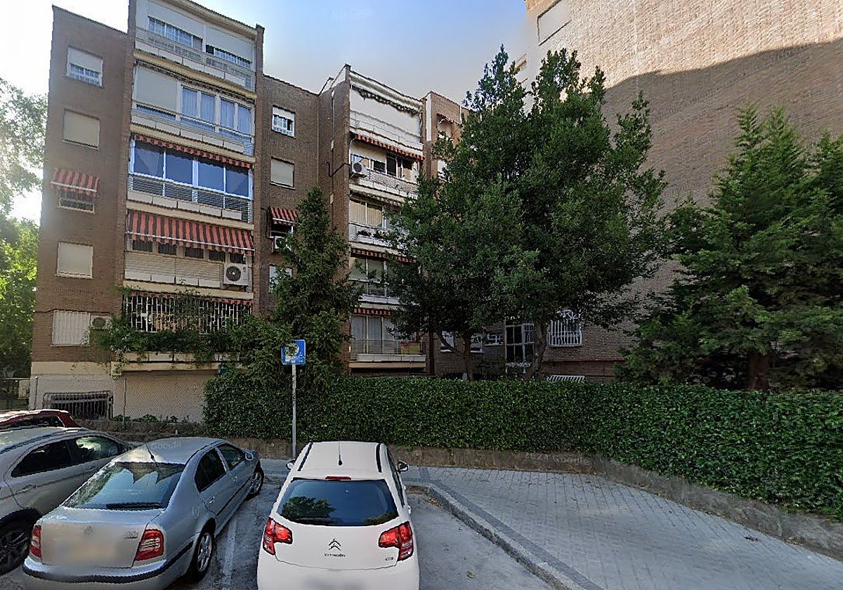 Lugar donde ocurrieron los hechos, en el paseo de la Alameda de Osuna, 74