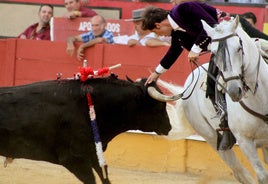 Fotos: lluvia de trofeos en la corrida de Cabra