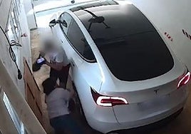 Propina varios puñetazos a una empresaria china para robarle 3.000 euros en el garaje de su casa en Seseña