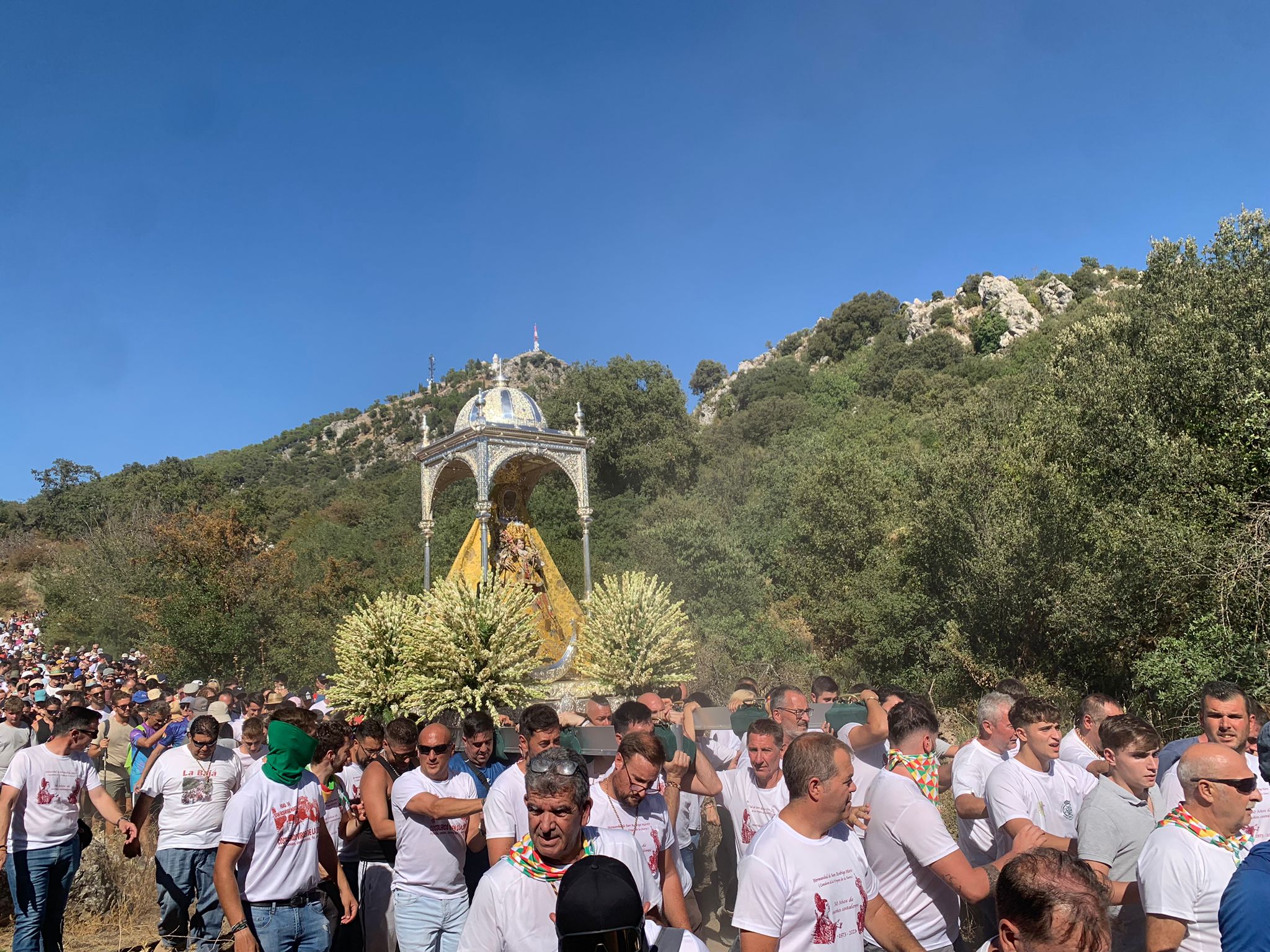 La espectacular &#039;Bajá&#039; de la Virgen de la Sierra de Cabra, en imágenes