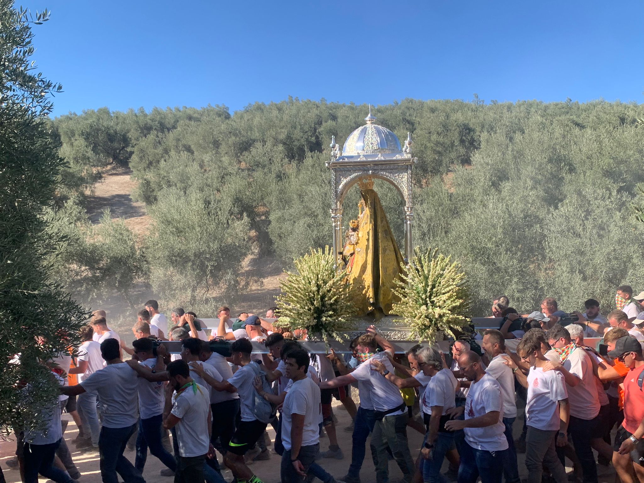La espectacular &#039;Bajá&#039; de la Virgen de la Sierra de Cabra, en imágenes