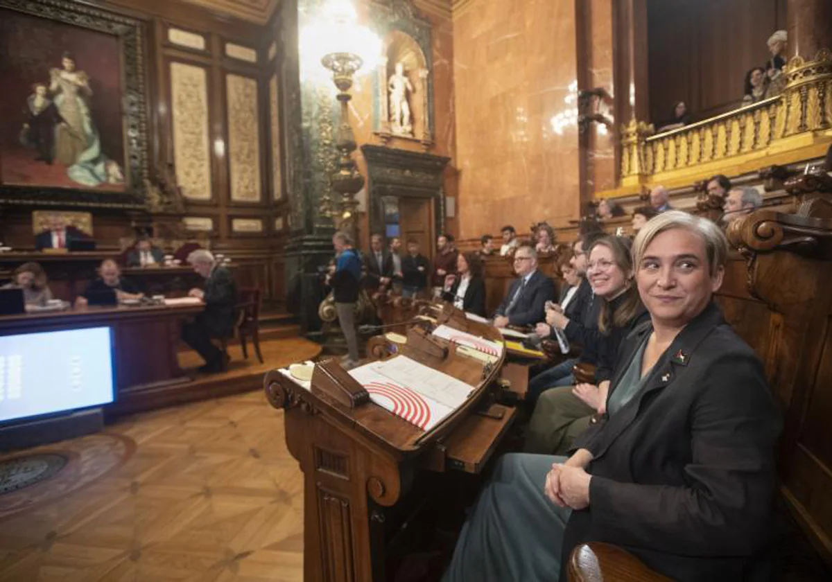 Ada Colau, en un pleno del Ayuntamiento de Barcelona