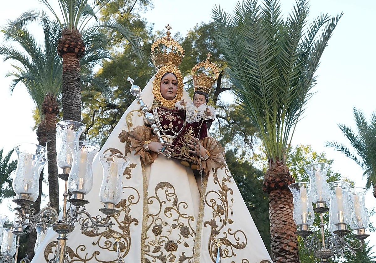 La Virgen de Araceli, en su procesión por las calles de Córdoba