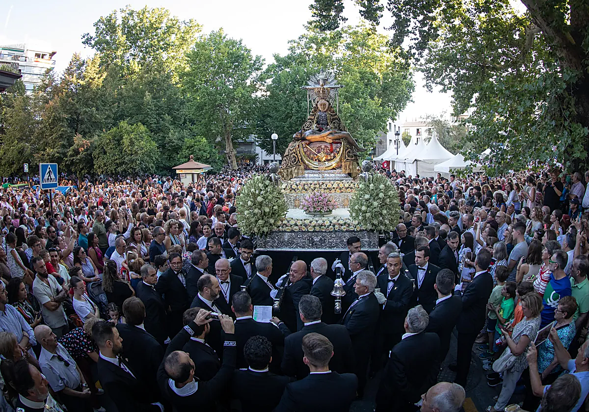 Imagen de la procesión de la Virgen de las Angustias el 24 de septiembre de 2023