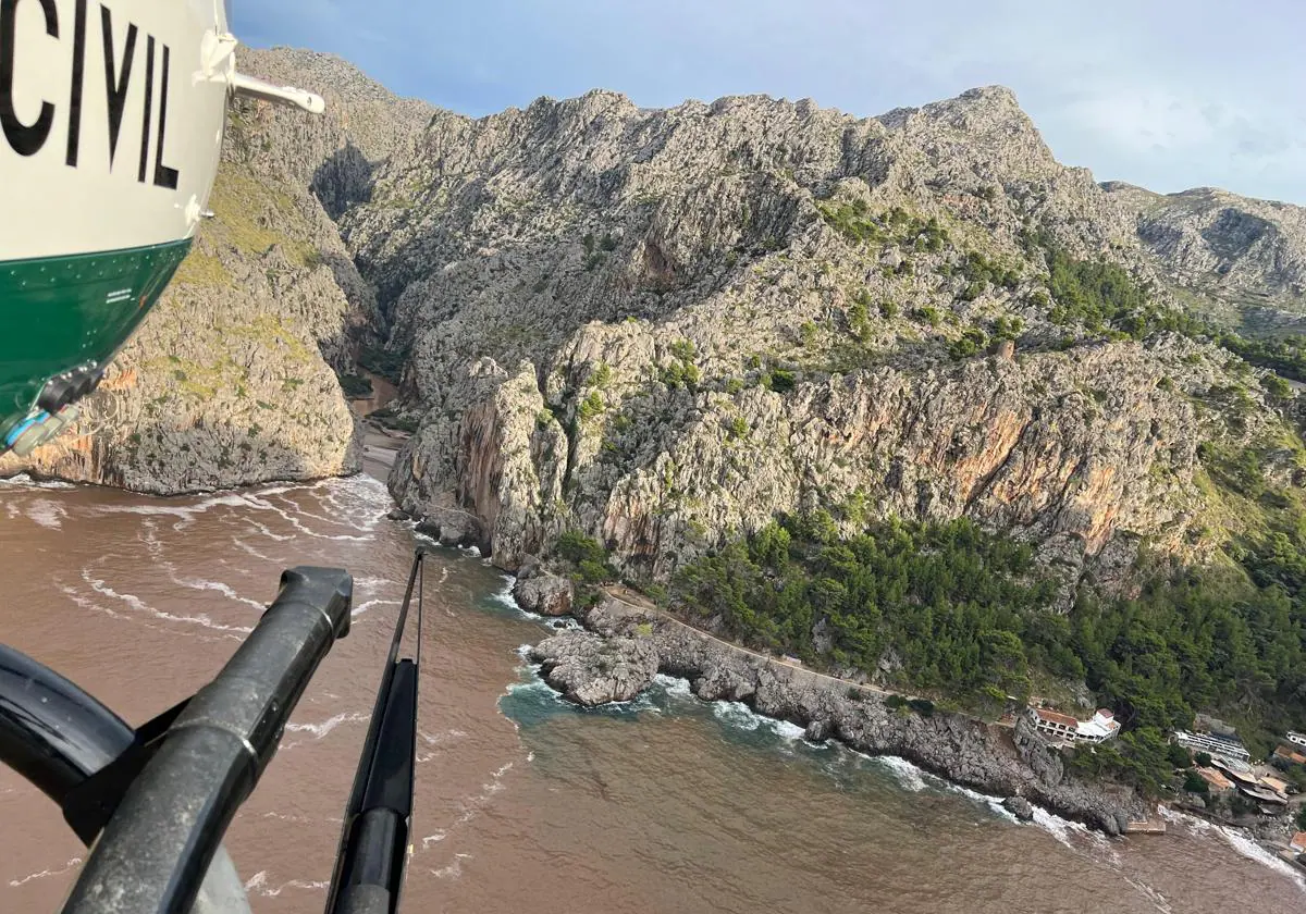 Hallan un pantalón del excursionista desaparecido en la sierra de Tramuntana en Mallorca