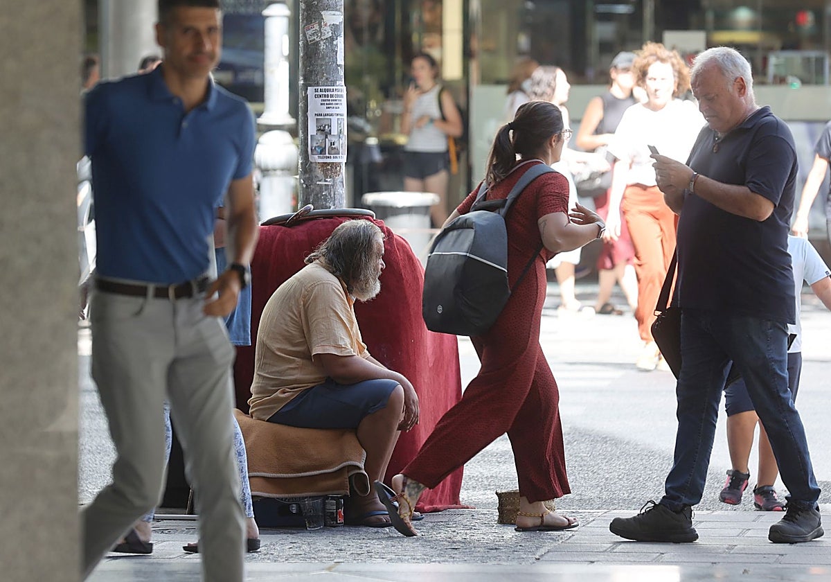 Una persona sin techo en el Centro de Córdoba
