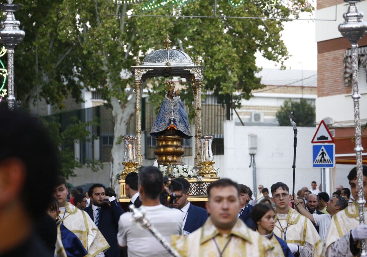 Nuestra Señora de la Fuensanta, durante el traslado de este viernes a la Catedral