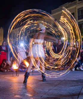 Imagen secundaria 2 - Mercado medieval, desfile celebrado este sábado y espectáculos nocturnos