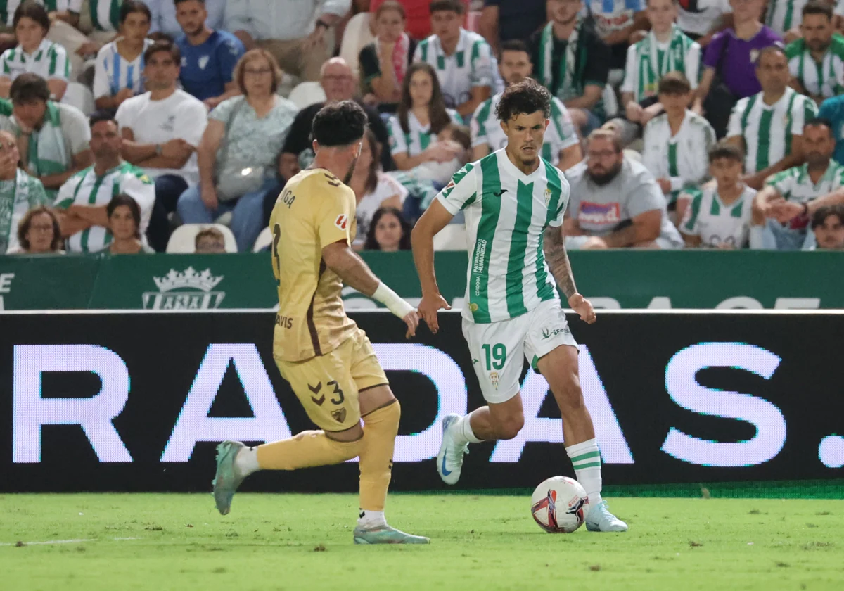 Jude Soonsup-Bell durante su debut con el Córdoba en El Arcángel